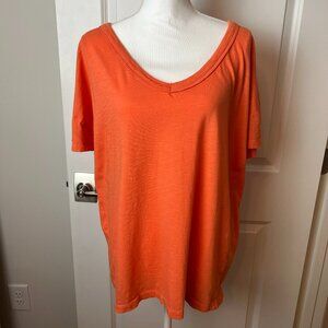 Aerie  V-neck tee